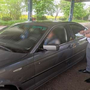 Tânără cercetată penal pentru prezentarea unui permis fals la controlul de frontieră