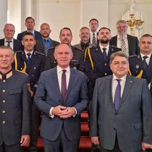 Romanian border guards contribute, together with the Austrian authorities, to the dismantling of an organized crime network coordinated by a Romanian