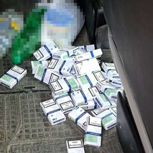 Țigări ascunse în scaunul auto pentru copil, descoperite în PTF Siret