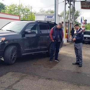 Permis de conducere uzat înlocuit cu unul falsificat