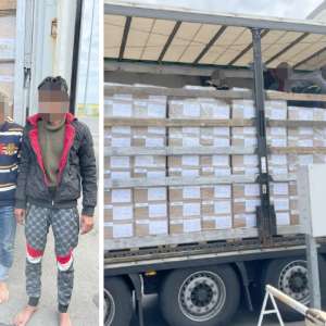 Trei cetăţeni pakistanezi, depistaţi ascunşi într-un TIR cu textile