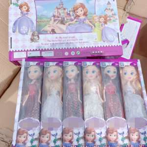 Jucării în valoare de 600.000 lei dacă ar fi fost originale, depistate într-un container în Portul Constanța