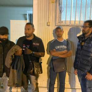 Peste o sută cetățeni străini depistaţi ascunși în trei autovehicule la PTF Nădlac și PTF Nădlac II