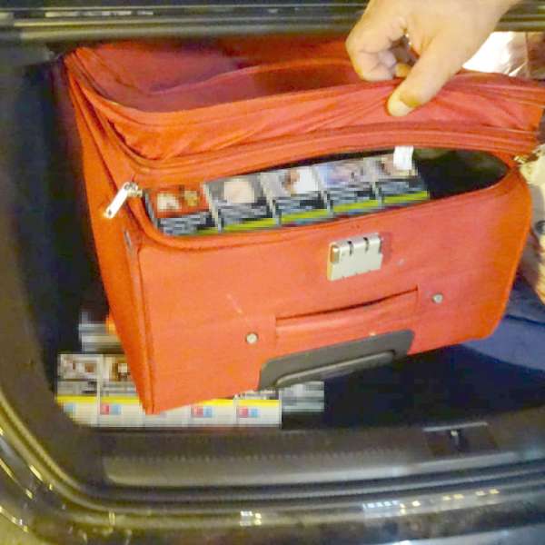 Peste 16.000 de țigarete descoperite ascunse într-un autoturism în P.T.F. Calafat