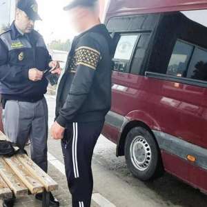 Documente false descoperite la controlul de frontieră