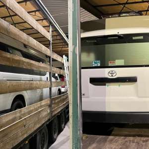 Cetățeni afgani, ascunși într-o ambulanță transportată pe un ansamblu rutier, depistați în PTF Giurgiu