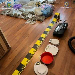 27 de kilograme de cannabis, descoperite de polițiști