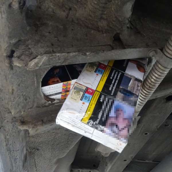 Peste 21.000 de țigarete ascunse în două mijloace de transport, depistate în P.T.F. Calafat