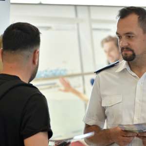 Activitate comună în scopul prevenirii traficului de persoane, în colaborare cu ofițeri din Mare Britanie pe Aeroportul Internațional Henri Coandă Otopeni
