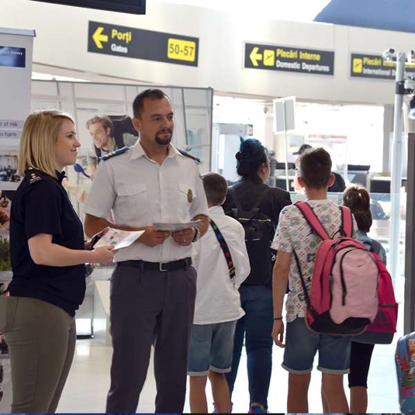 Activitate comună în scopul prevenirii traficului de persoane, în colaborare cu ofițeri din Mare Britanie și Irlanda de Nord, pe Aeroportul Internațional Henri Coandă Otopeni