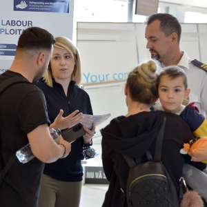 Activitate comună în scopul prevenirii traficului de persoane, în colaborare cu ofițeri din Mare Britanie pe Aeroportul Internațional Henri Coandă Otopeni