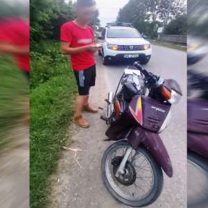 Tânăr fără permis de conducere, depistat în trafic cu un motoscuter neînregistrat