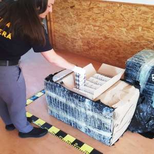 Ţigarete în valoare de peste 150.000 de lei descoperite de către poliţiştii de frontieră botoşăneni