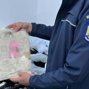 Bunuri contrafăcute, estimate la 107.000 lei,  descoperite la P.T.F Giurgiu
