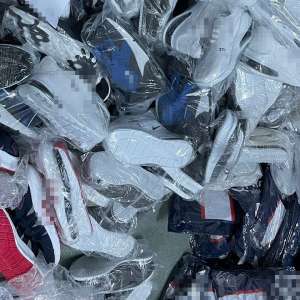 Peste 4.400 de bunuri contrafăcute,  descoperite de poliţiştii de frontieră giurgiuveni