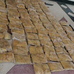 Cincizeci de kilograme de tutun, descoperite într-un autoturism la P.T.F. Valea lui Mihai