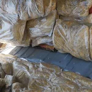 Cincizeci de kilograme de tutun, descoperite într-un autoturism la P.T.F. Valea lui Mihai