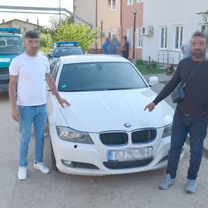 Trei cetăţeni români cercetaţi pentru trafic de migranţi