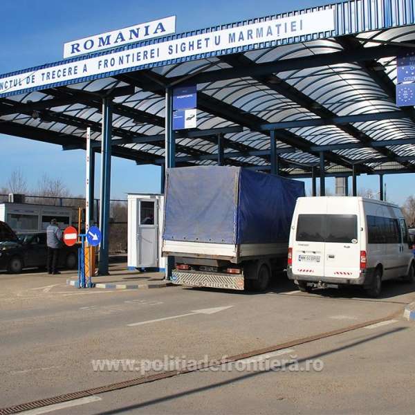 Pistol și muniție descoperite în geanta unei ucrainence