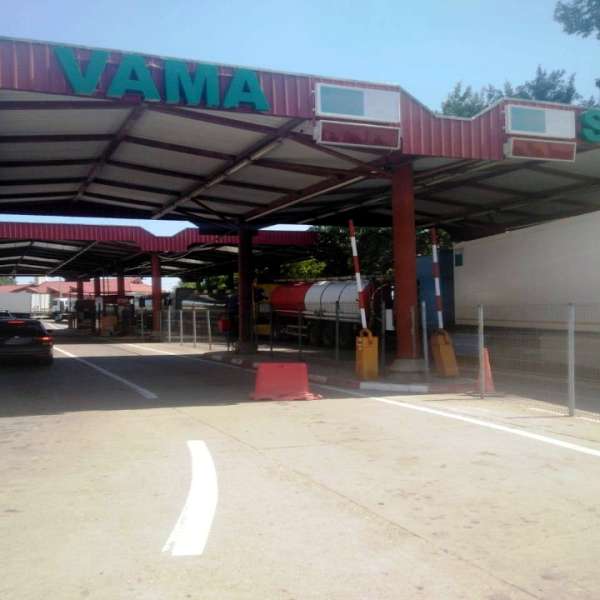 La volan, deşi avea dreptul de a conduce suspendat