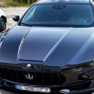 Percheziţii la locuinţele unor persoane din judeţul Vâlcea pentru destructurarea unei grupări infracționale specializată în trafic de migranți și spălare de bani