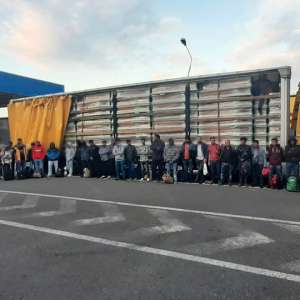 Percheziţii la locuinţele unor persoane din judeţul Vâlcea pentru destructurarea unei grupări infracționale specializată în trafic de migranți și spălare de bani