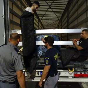 Două persoane depistate ascunse într-un ansamblu rutier, în P.T.F. Calafat