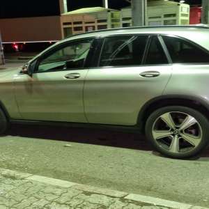 Mercedes furat din Marea Britanie, oprit la PTF Petea