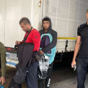 Trei cetățeni sirieni ascunși  într-un ansamblu rutier, depistați în PTF Giurgiu