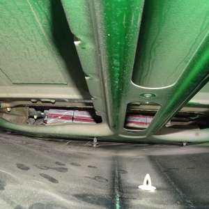 Peste 13.000 de țigarete descoperite ascunse în pereții laterali ai unui microbuz, în P.T.F. Calafat