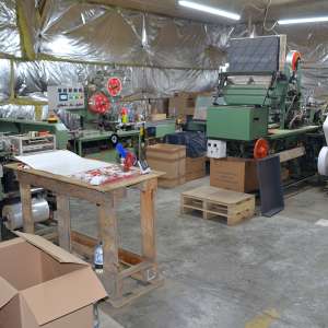 Fabrici clandestine de țigarete, descoperite de polițiști