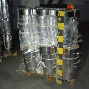 Fabrici clandestine de țigarete, descoperite de polițiști