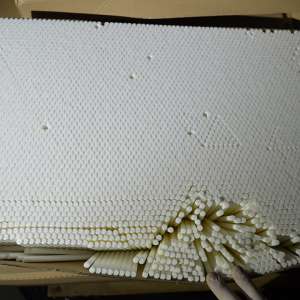 Fabrici clandestine de țigarete, descoperite de polițiști