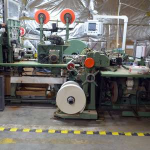 Fabrici clandestine de țigarete, descoperite de polițiști