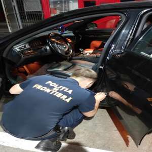 Autoturism furat recuperat de proprietar datorită poliţiştilor de frontieră