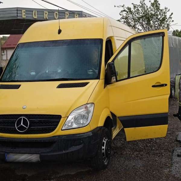 La volan deşi nu deţinea un permis corespunzător