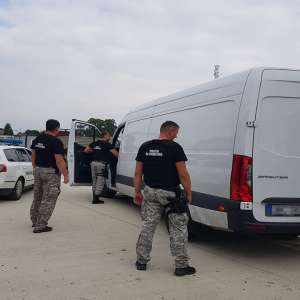 Mercedes în valoare de peste 60.000 de euro, căutat de autorităţile din Cehia, descoperit în Sighetu Marmației