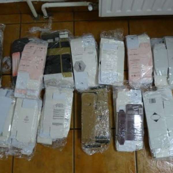Produse de parfumerie susceptibile a fi contrafăcute, descoperite la P.T.F. Calafat
