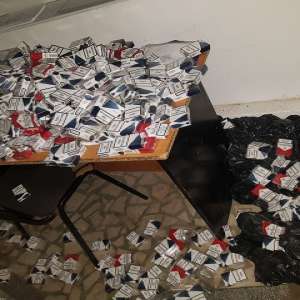 Microbuz căptuşit cu ţigări, descoperit în P.T.F. Siret