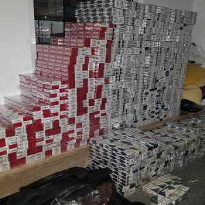 Microbuz căptuşit cu ţigări, descoperit în P.T.F. Siret