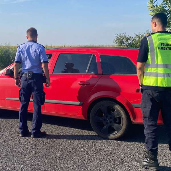 Patruzeci și cinci de cetățeni străini depistați în urma unei acțiuni pentru prevenirea migraţiei ilegale