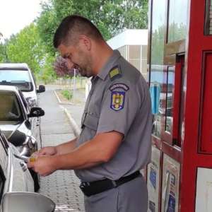 Autoturism radiat din circulație, oprit la Urziceni