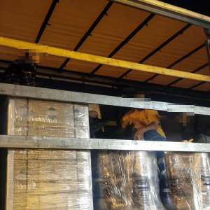 35 de cetăţeni Pakistan, India și Afganistan, depistați ascunși în TIR-uri