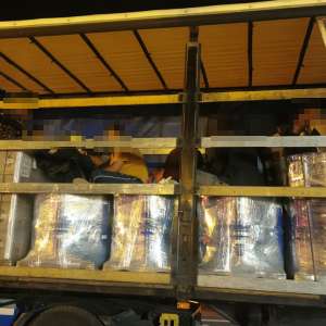 35 de cetăţeni Pakistan, India și Afganistan, depistați ascunși în TIR-uri