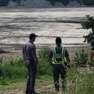 Intervenție a polițiștilor de frontieră pentru salvarea unor cetățeni sârbi