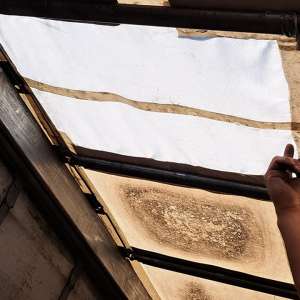 24 de cetăţeni străini, depistați ascunși în TIR-uri