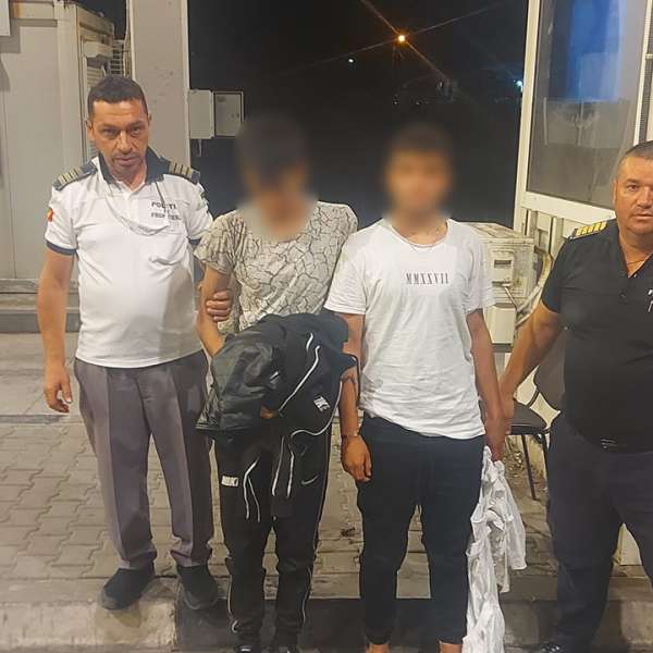 Patru cetățeni străini depistați în timp ce încercau să treacă ilegal frontiera în țara noastră