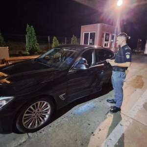 Păcălit cu un permis de conducere polonez fals, în schimbul sumei de 4500 de euro