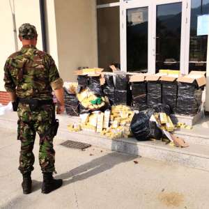 Țigări de contrabandă în valoare de 67.600 lei confiscate de polițiștii de frontieră maramureșeni