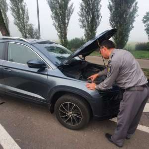 Autoturism furat din Cehia, depistat de polițiștii de frontieră în PTF Siret